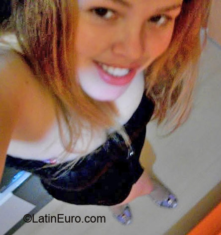 Date this attractive Brazil girl Rubia from Brusque BR4292