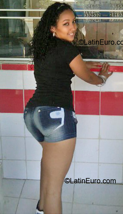 Date this pretty Dominican Republic girl Ana from Santiago DO5931
