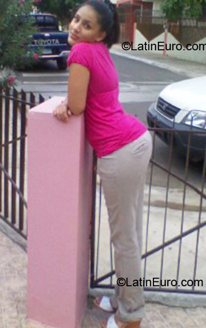 Date this delightful Dominican Republic girl Anllelina from Santiago DO5953