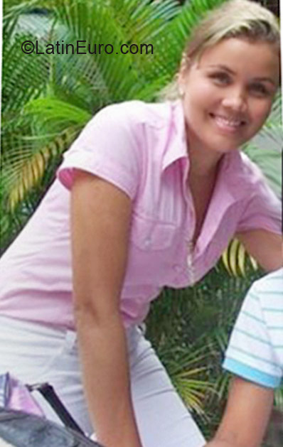 Date this gorgeous Colombia girl Paulina from Sincelejo CO5944