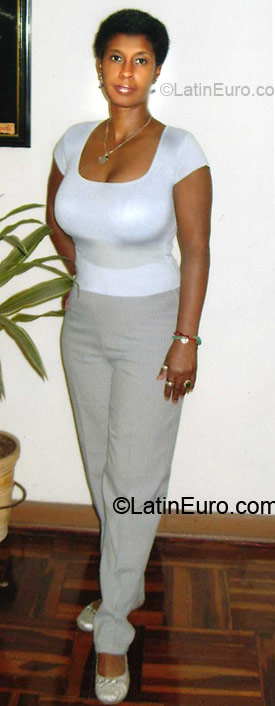 Date this voluptuous Peru girl Veronica from Lima PE406