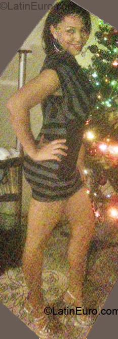 Date this happy Colombia girl Shirley from Barranquilla CO5984