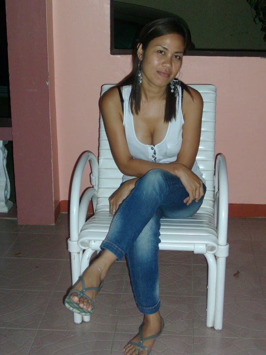 Date this gorgeous Philippines girl Pamela from Manila PH362