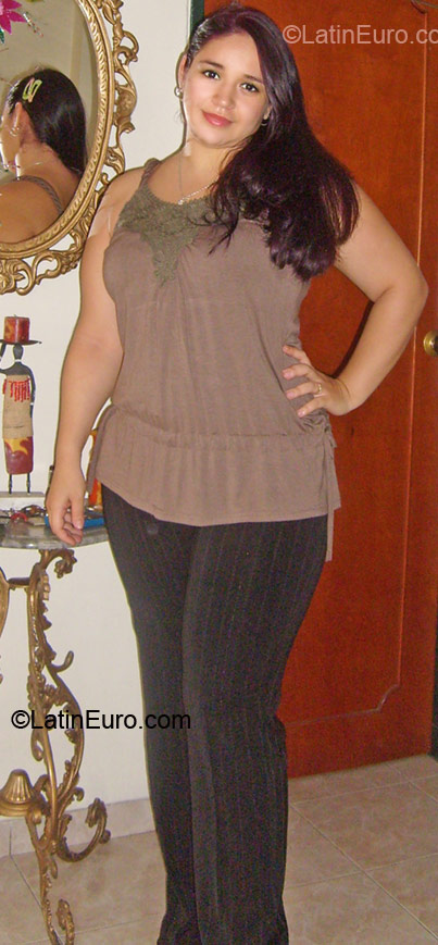 Date this hot Colombia girl Andrea from Cali CO9421