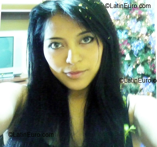 Date this delightful Peru girl Ruth from Lima PE412