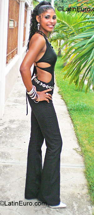 Date this charming Dominican Republic girl Mariela from Bonao DO6123