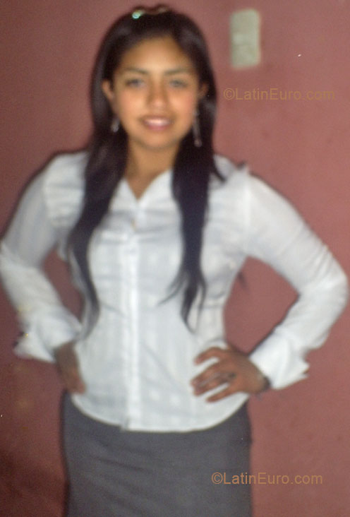 Date this happy Peru girl Deisy from Lima PE415