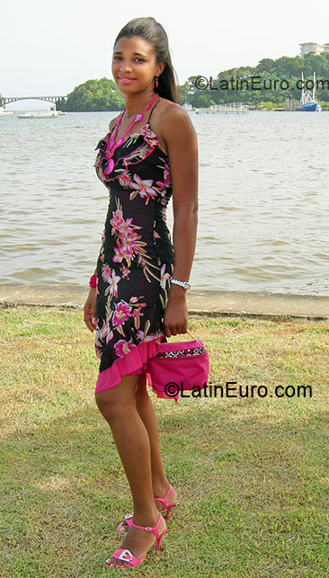 Date this georgeous Dominican Republic girl Tania from Santo Domingo DO6186