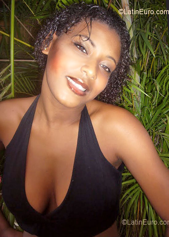 Date this good-looking Brazil girl Thaiane from Belford Roxo BR6148