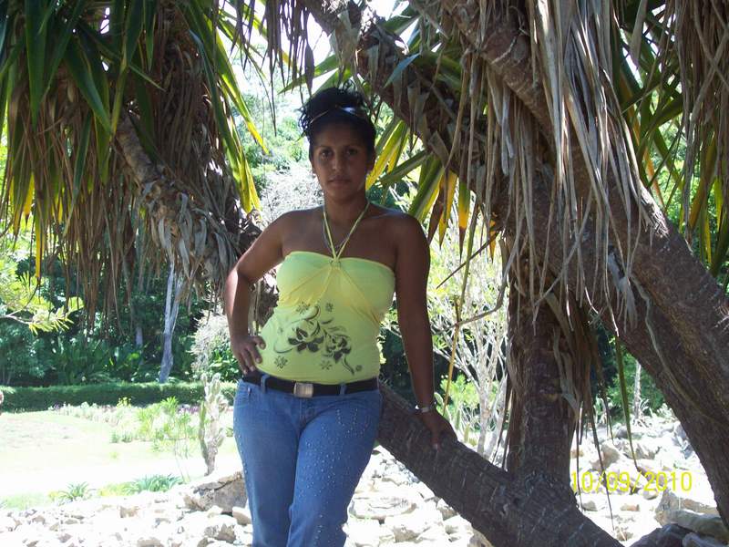 Date this funny Cuba girl Maidole from Bayamo CU8