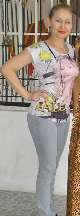 Date this lovely Colombia girl Yulieth from Bogota CO6101