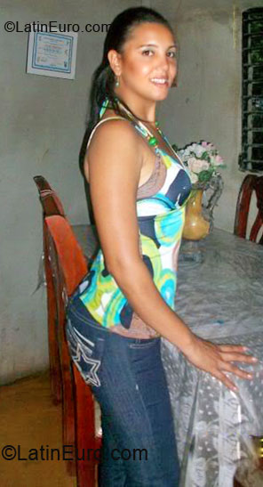 Date this sultry Dominican Republic girl Ruth from La Vega DO6234