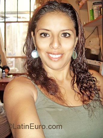 Date this happy Peru girl Patricia from Lima PE421