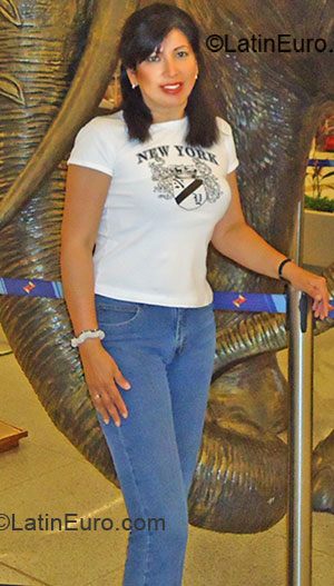 Date this sultry Ecuador girl Mary from Quito EC72
