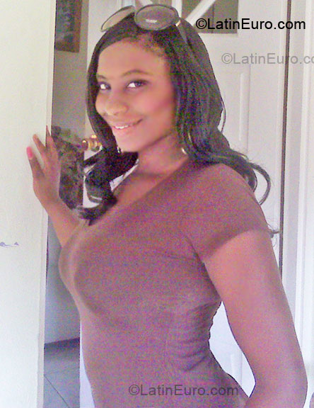 Date this athletic Jamaica girl Nasancia from St. Elizabeth JM249