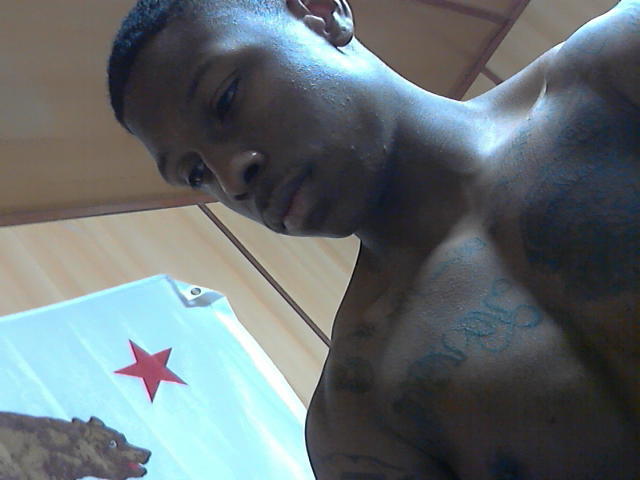 Date this pretty United States man DATMANCHUCK from Fresno US8804