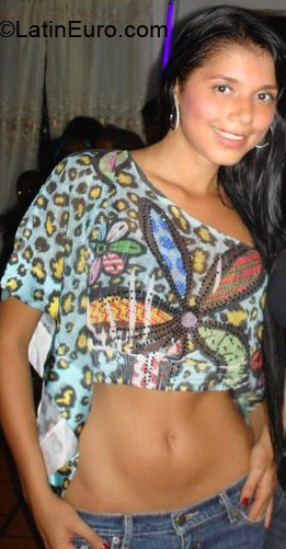 Date this charming Colombia girl Pao Garcia from Cali CO6221
