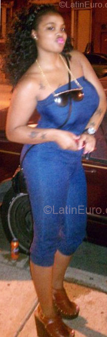 Date this attractive United States girl Kim from Philadelphia US8897