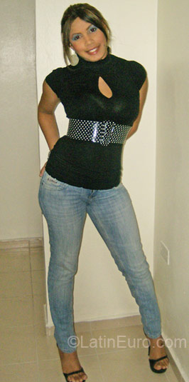 Date this sensual Dominican Republic girl Nicaury from Santo Domingo DO6537