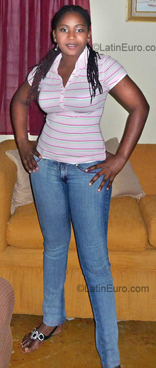 Date this beautiful Dominican Republic girl Heilyn from La Romana DO20054
