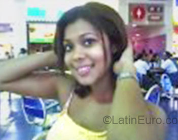 Date this charming Panama girl Yelkis from Panama City PA68