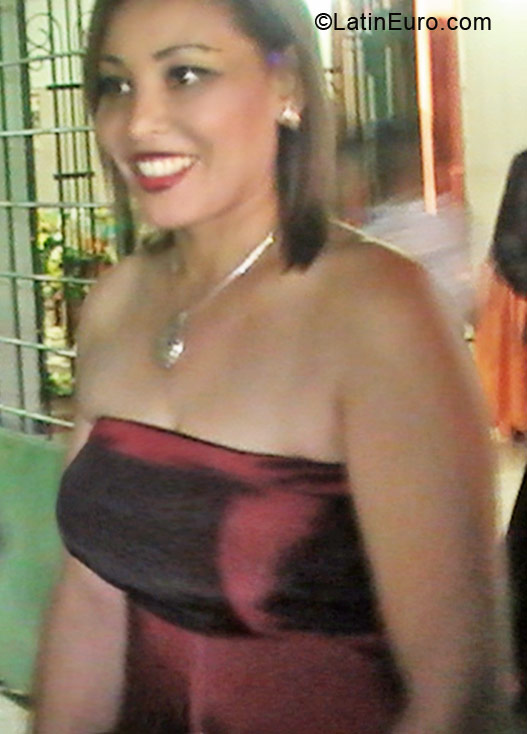 Date this hard body Honduras girl Cathia from Colon HN286
