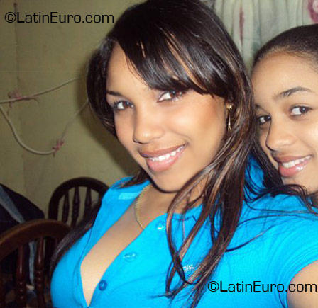 Date this athletic Dominican Republic girl Merlin from Santo Domingo DO6664