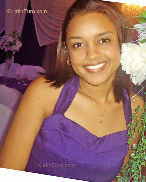Date this delightful Brazil girl Talyta from Sao Luis BR4681