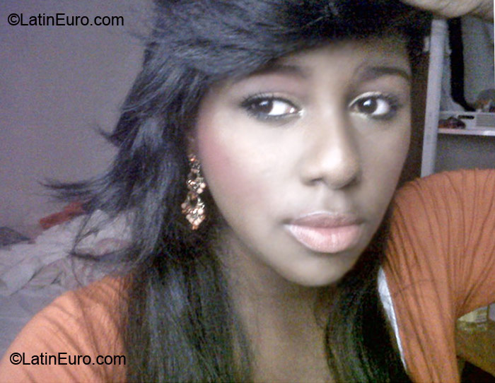 Date this delightful Dominican Republic girl Felicia from Santo Domingo DO6718