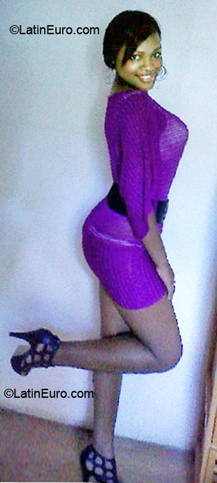Date this pretty Dominican Republic girl Nicauri from La Vega DO6722