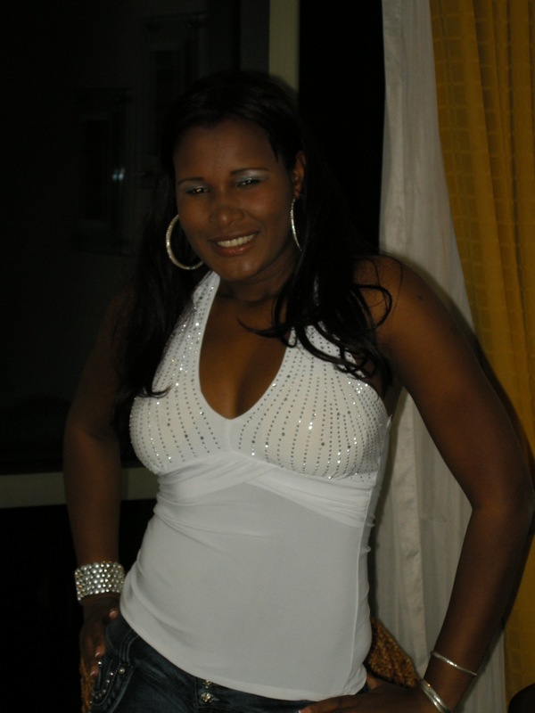 Date this tall Dominican Republic girl Yulis from Santo Domingo DO6741