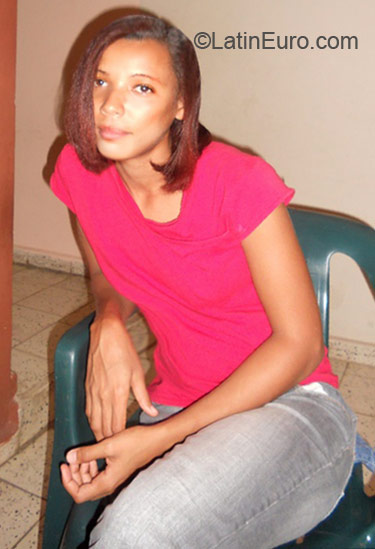Date this young Dominican Republic girl Anais sanchez from Barahona DO6747