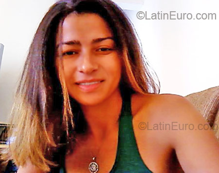 Date this charming Brazil girl Leandra from Campo Grande BR4723