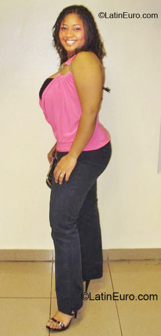 Date this voluptuous Dominican Republic girl Noemi from Santo Domingo DO6819
