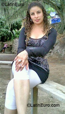 Date this stunning Honduras girl Wendy from Tegucigalpa HN291