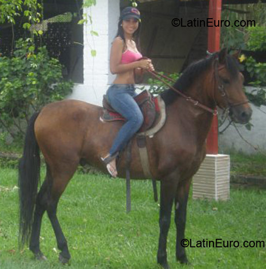 Date this sultry Colombia girl Diana from Palmira CO6501