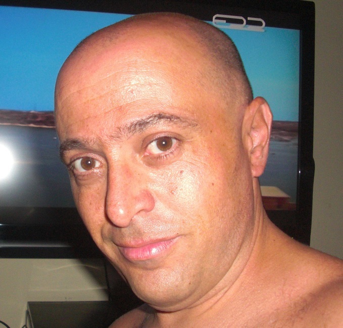 Date this attractive Malta man DIONEX from Valletta MT2