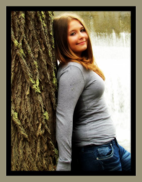 Date this beautiful United States girl (Wild from Marion US9132