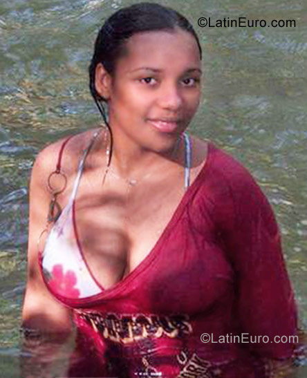 Date this sensual Dominican Republic girl Mayerlin from Nagua DO6952