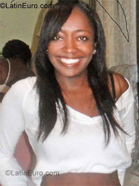 Date this hard body Colombia girl Derly from Cali CO7579