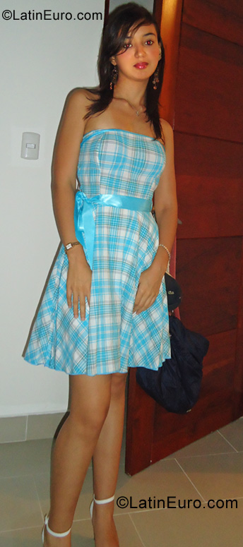 Date this sensual Dominican Republic girl Andrea from  DO6977