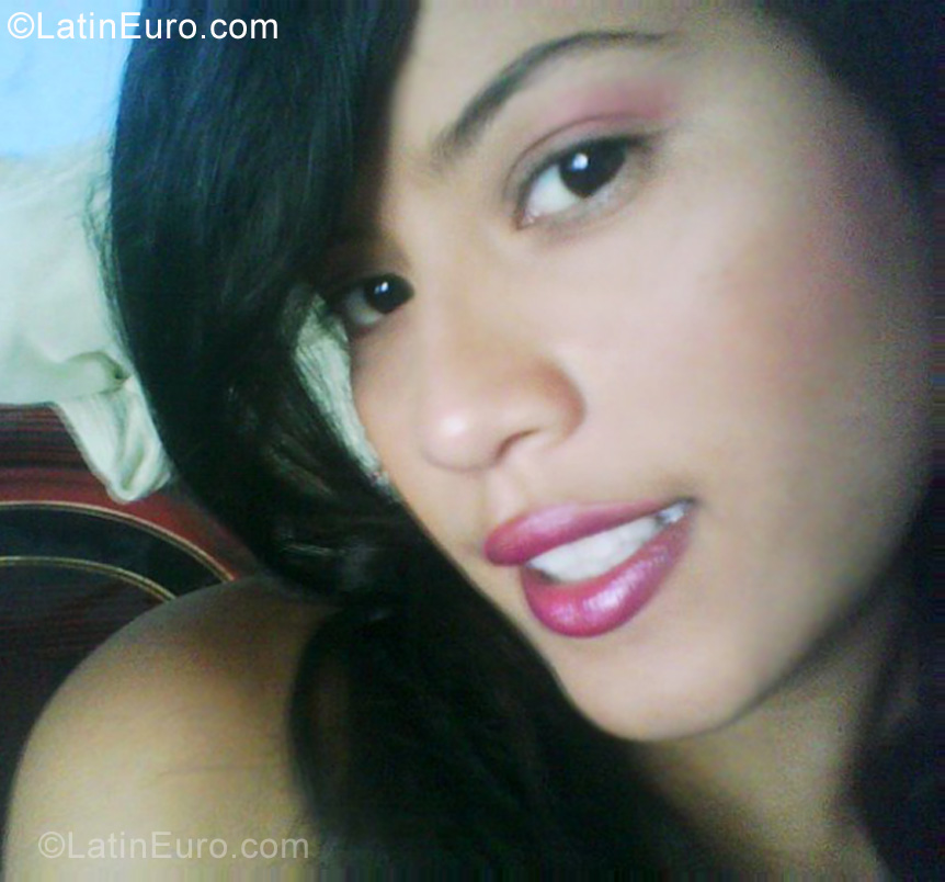 Date this delightful Colombia girl Jessica from Obando CO6571