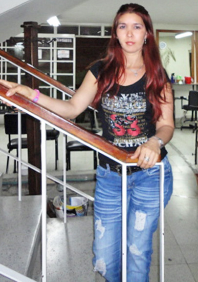 Date this hard body Colombia girl Mariahincapie from Medellin AU176