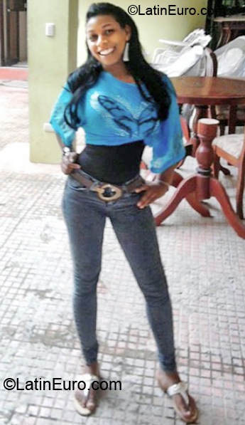 Date this young Dominican Republic girl Leury from San Cristobal DO7127