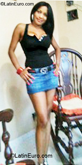 Date this sultry Dominican Republic girl Yanirys from Santiago DO7073