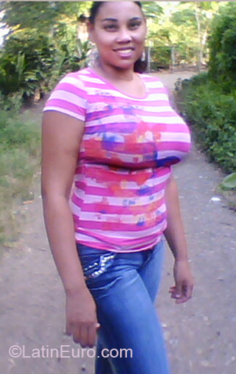 Date this attractive Dominican Republic girl Idelsa from Santiago DO7079