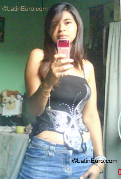 Date this attractive Honduras girl Elizabeth from San Pedro Sula HN302