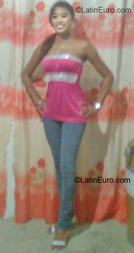 Date this fun Ecuador girl Evelyn Katherine from Guayaquil EC86