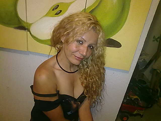 Date this attractive Mexico girl Eva from Guadalajara MX308