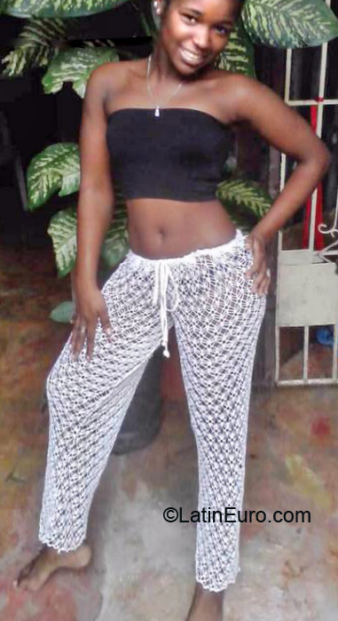 Date this funny Dominican Republic girl Evelin from Santo Domingo US9337
